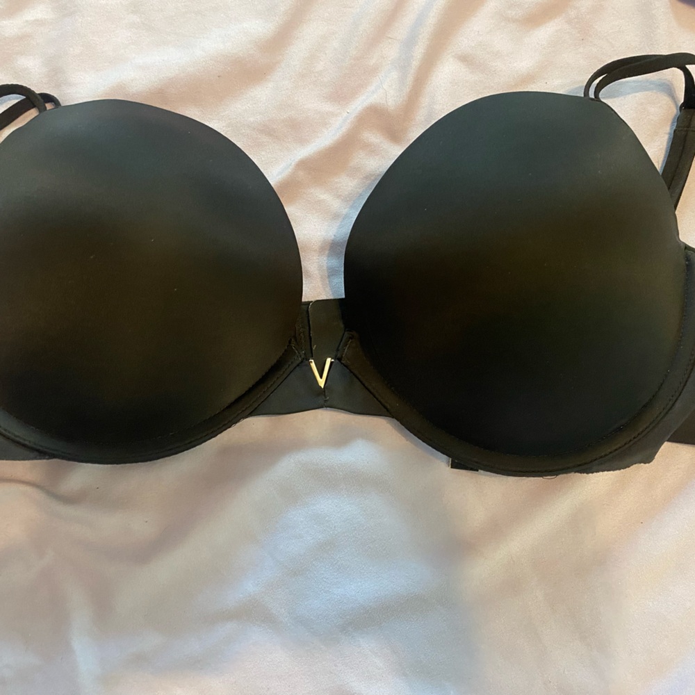 Victoria secret push up black like new sz 36 d back close